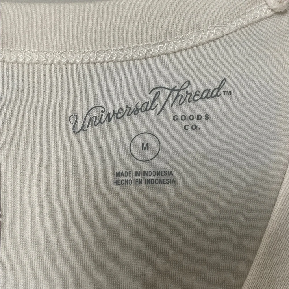 Universal Thread White V-Neck Tank - Picture 2 of 3